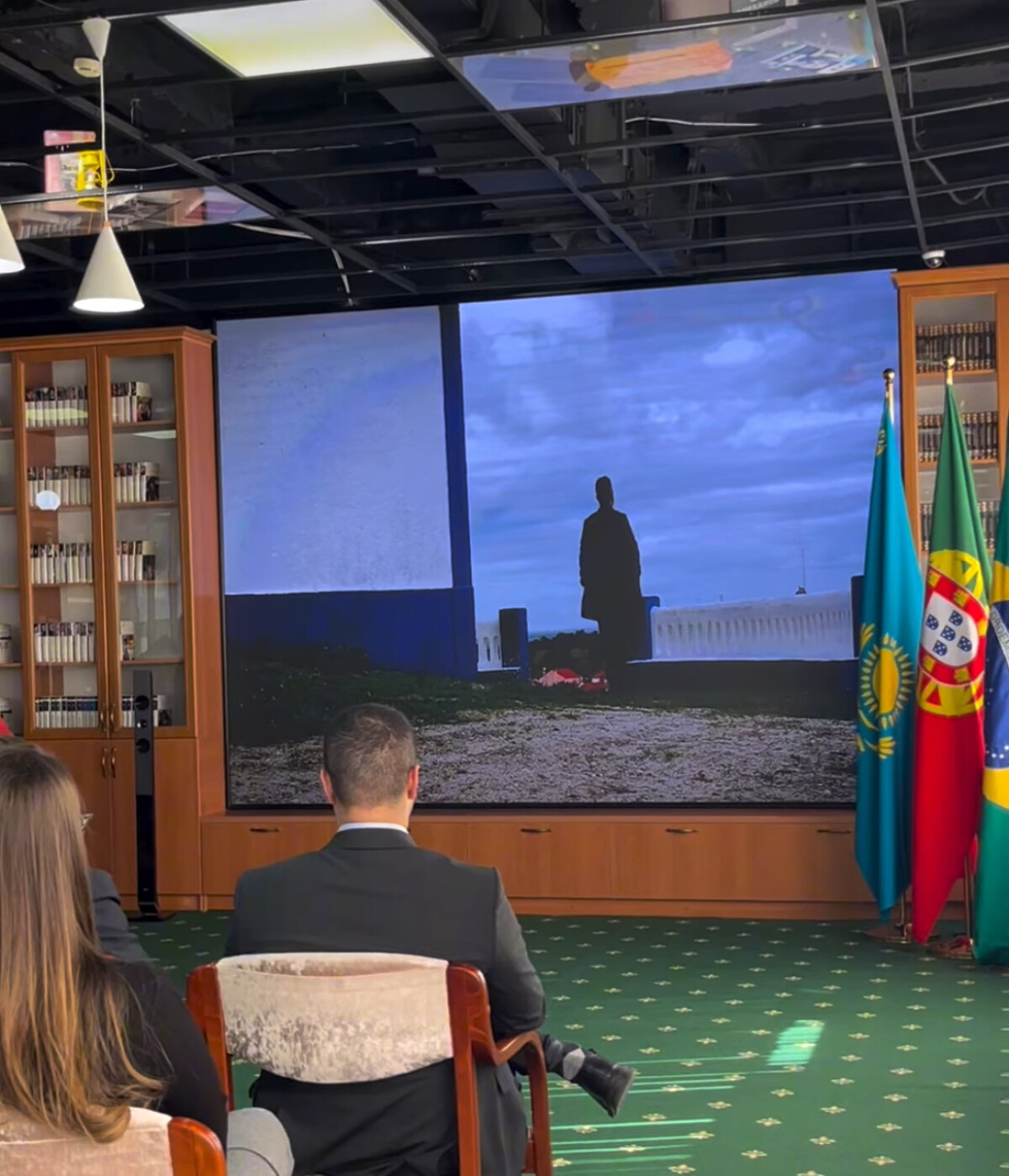Онлайн-встреча с Жозе Луишем Пейшоту - adebiportal.kz