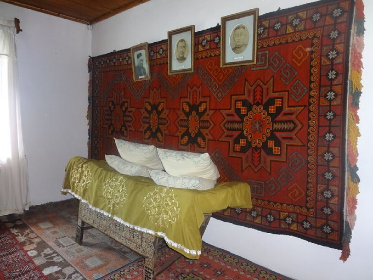 Абайдың Жидебайдағы Мұражай-Үйі - adebiportal.kz