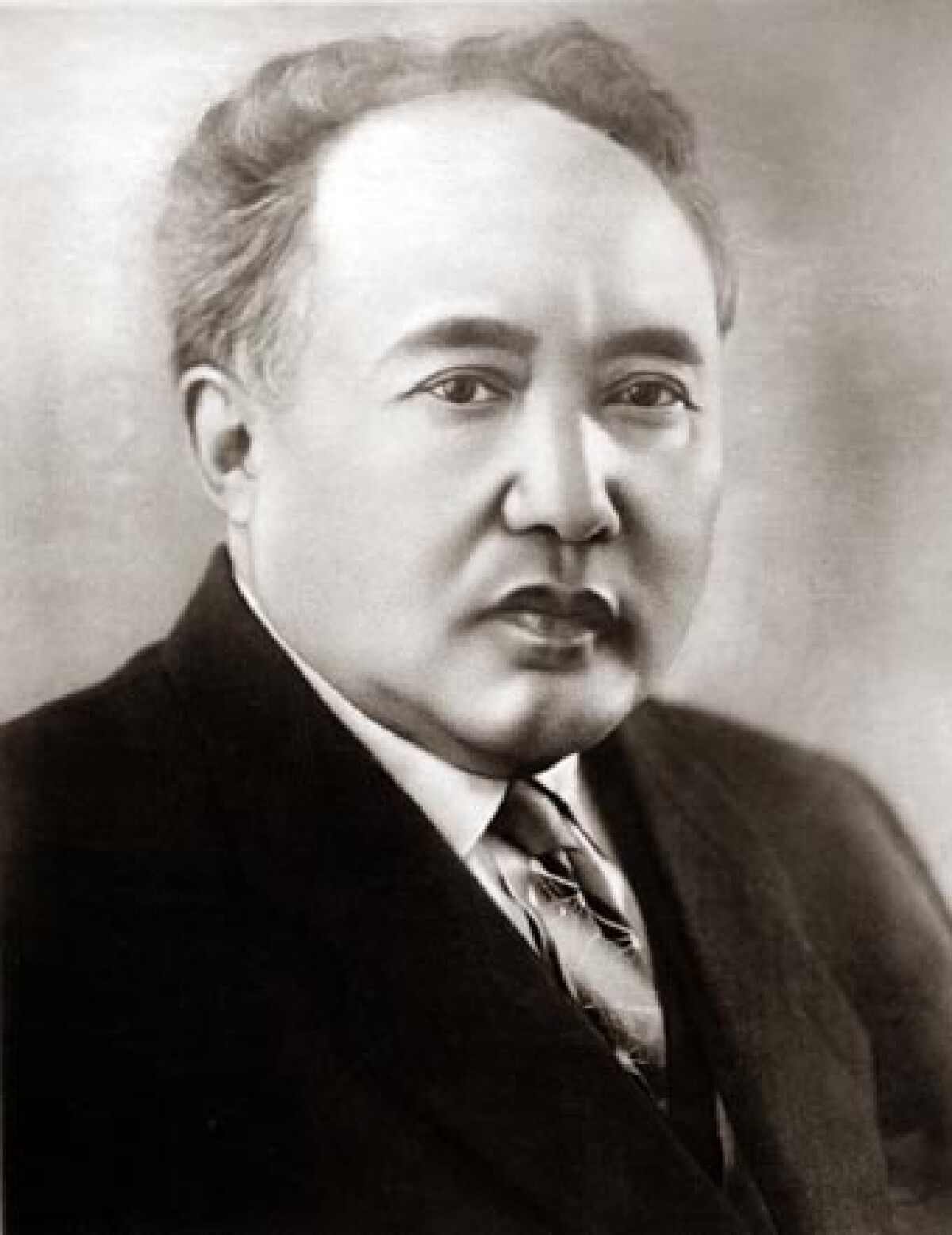 Әзірет Әлидің қырық бесінші ұрпағы - Мұхтар Әуезов - adebiportal.kz
