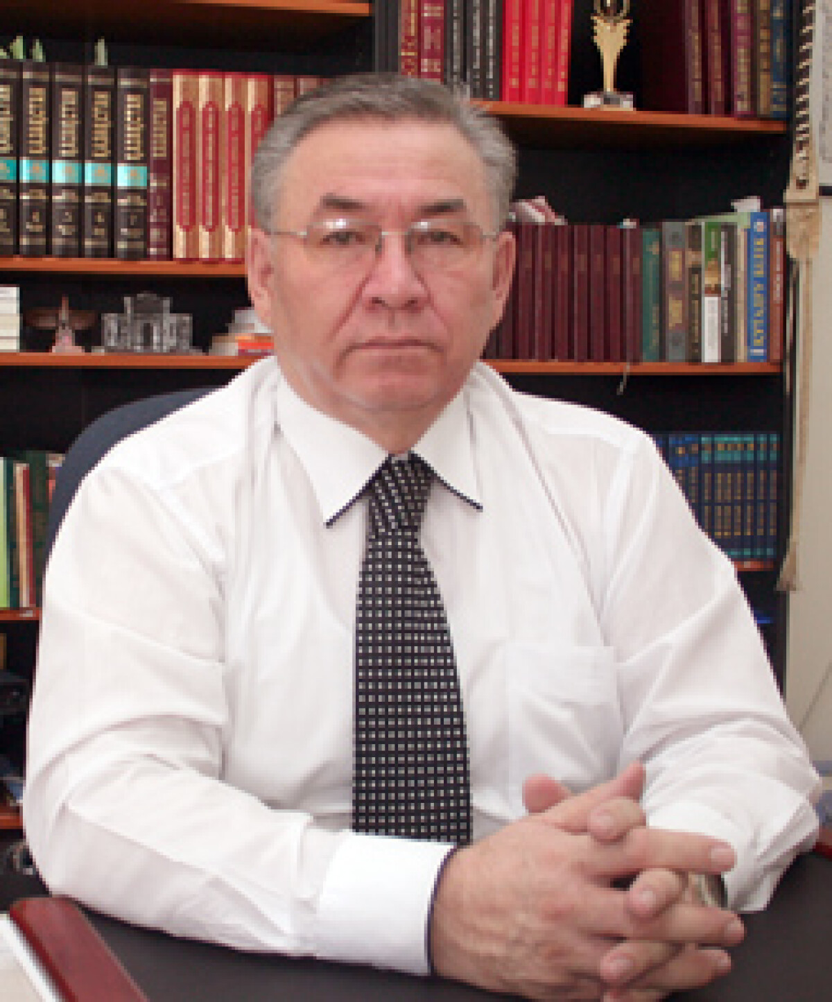 Ғарифолла Есім: Көптілділік – уақыт талабы, ел болашағы - adebiportal.kz