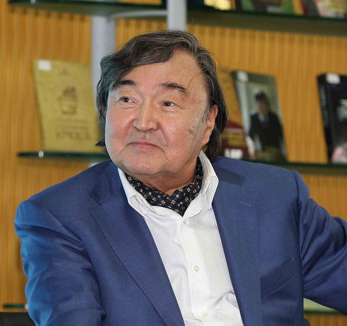 Олжас қандай ақын, «АЗиЯ» нендей кітап? - adebiportal.kz
