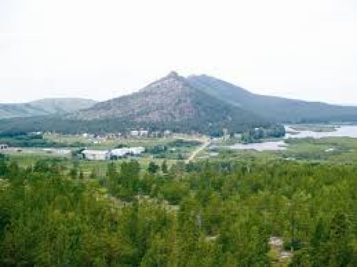 Didar Amantay’s Book “On Top of Karkaraly Hills” published in foreign languages - adebiportal.kz