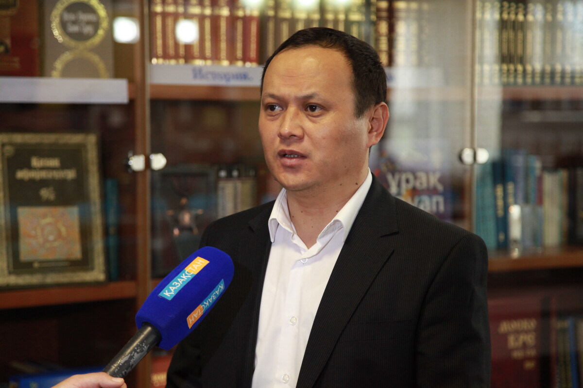 Болатбек Төлепбергеннің жаңа кітабы жарық көрді - adebiportal.kz