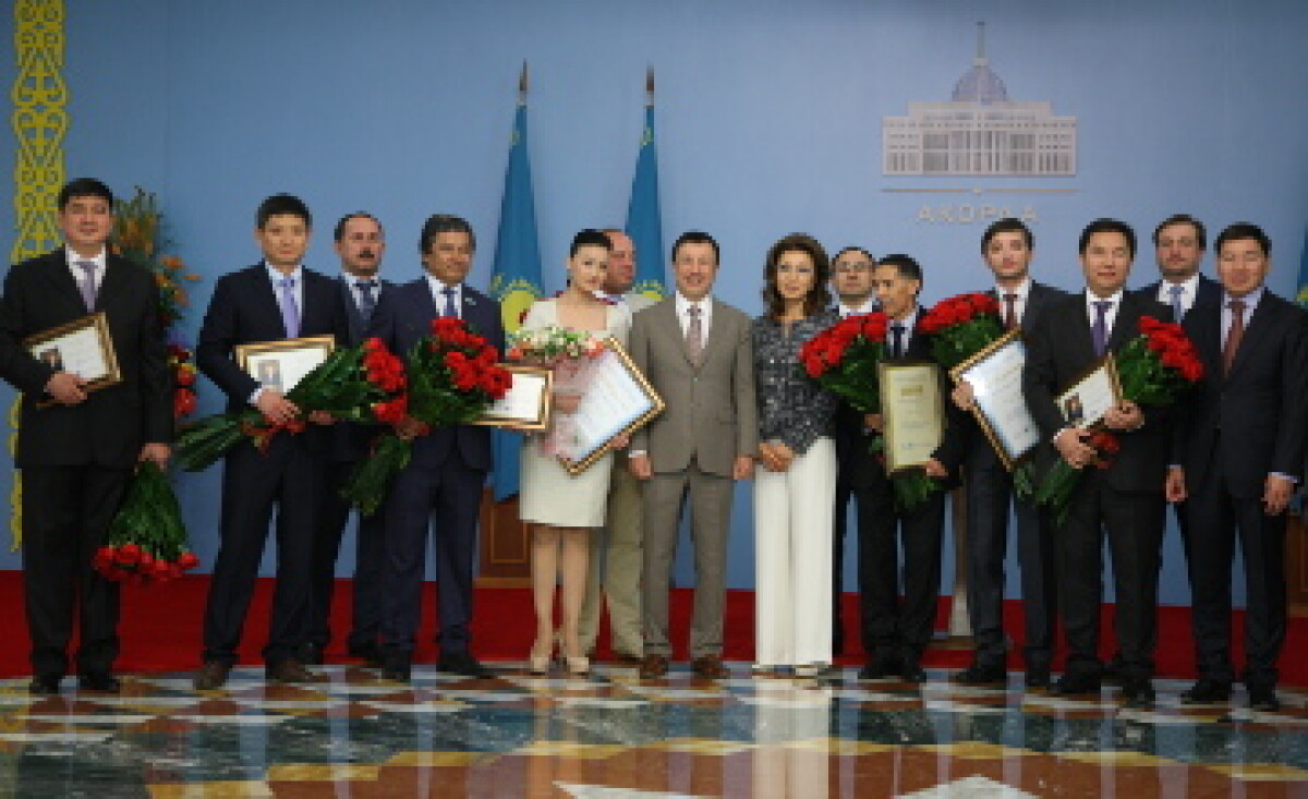 Еліміздің БАҚ өкілдері Президент сыйлығымен марапатталды - adebiportal.kz