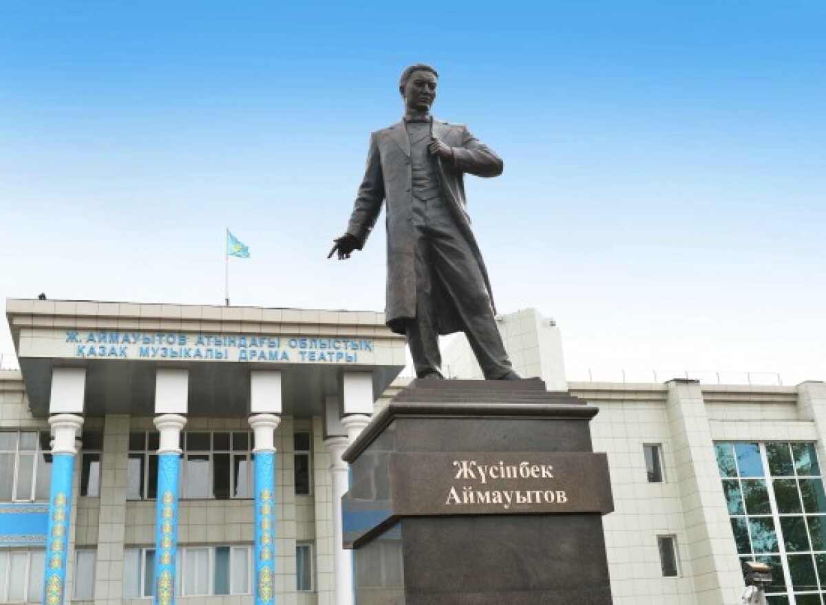 В Павлодаре установили памятник Жусипбеку Аймауытову - adebiportal.kz