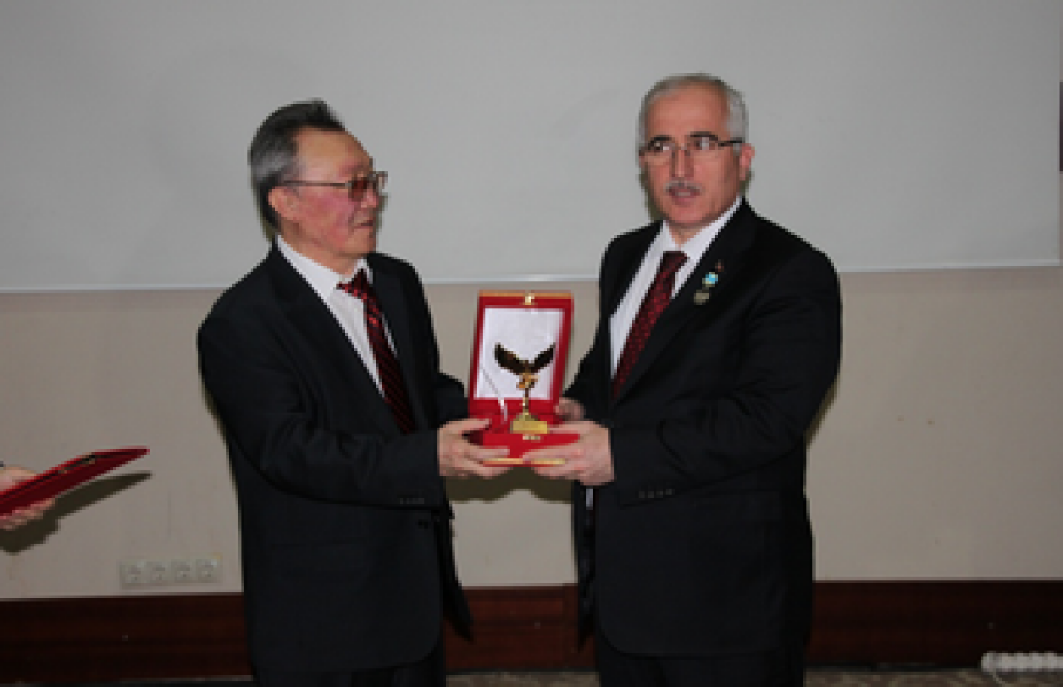 Tolen Abdik - The man of the year - adebiportal.kz