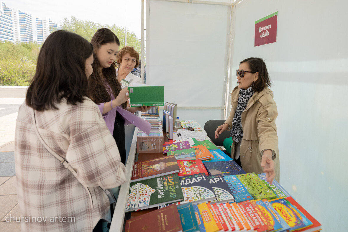 Астанада «МӘДЕНИЕТ: КІТАП. БІЛІМ. ТІЛ» OPENAIR фестивалі өтті - фото 1 - adebiportal.kz