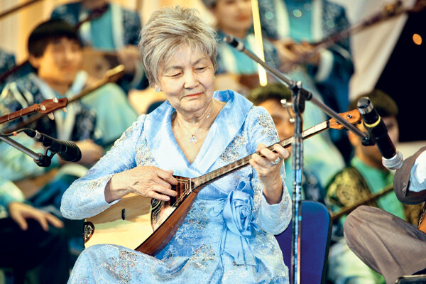 Fariza Ongarsynova  - фото 2 - adebiportal.kz