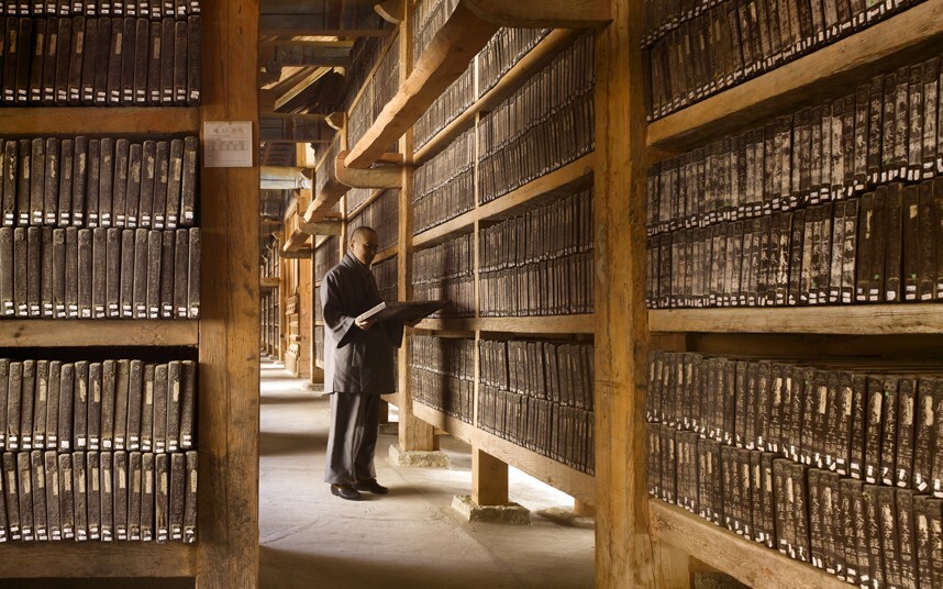 The most spectacular libraries in the world - фото 6 - adebiportal.kz