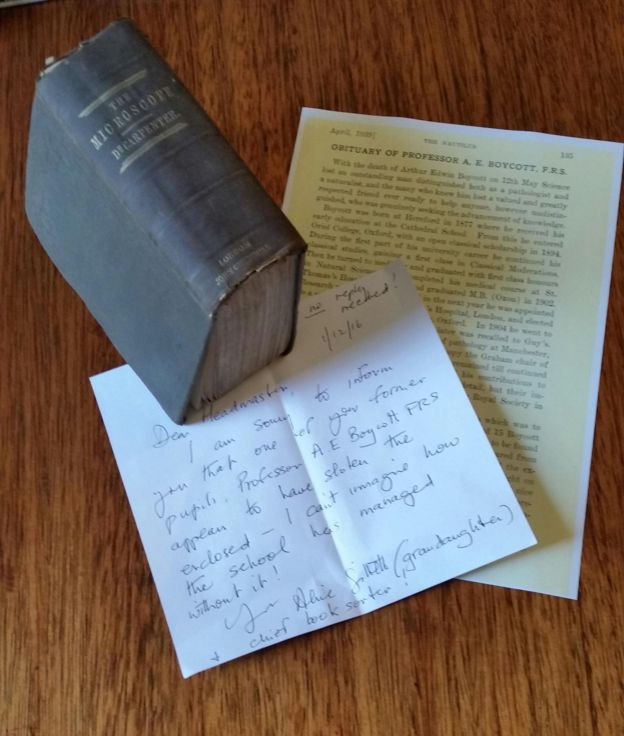 _92874170_book1.jpg