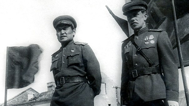 Бауыржан Момышұлы 2.jpg