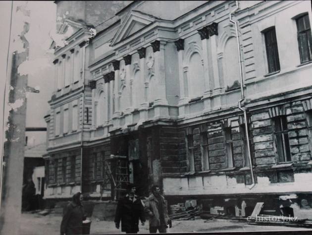 горький.jpg